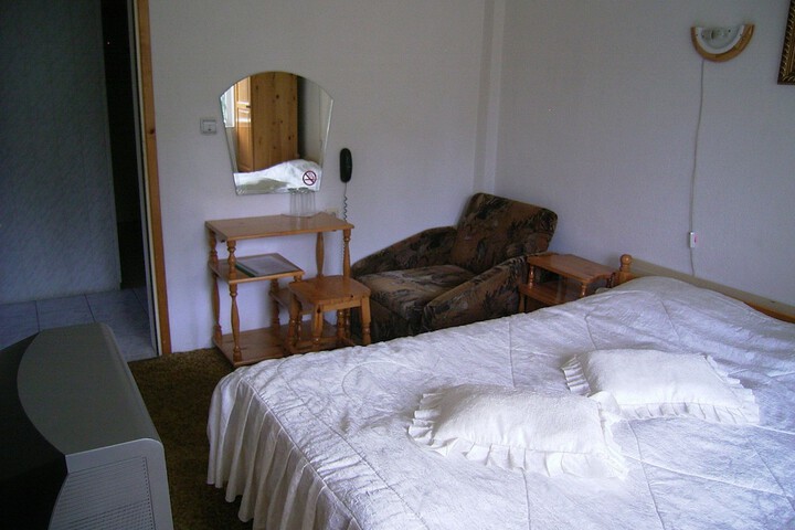 Room 4 of 55