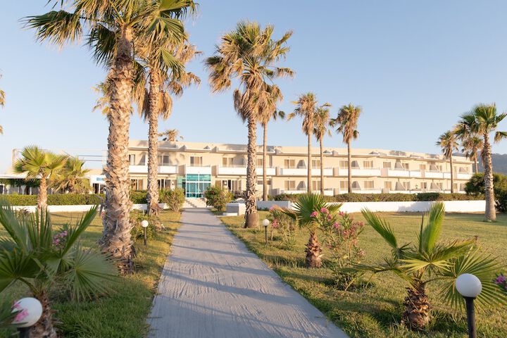 Hotel Exterior 60 of 82