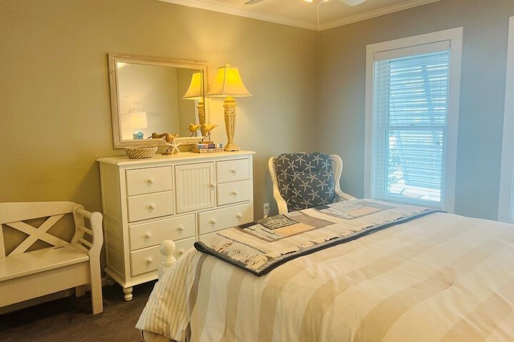 Room 3 of 61