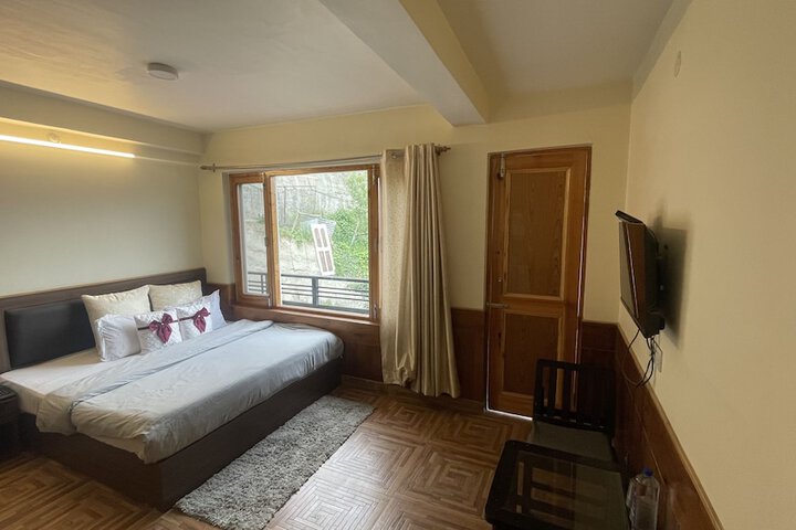 Room 17 of 43