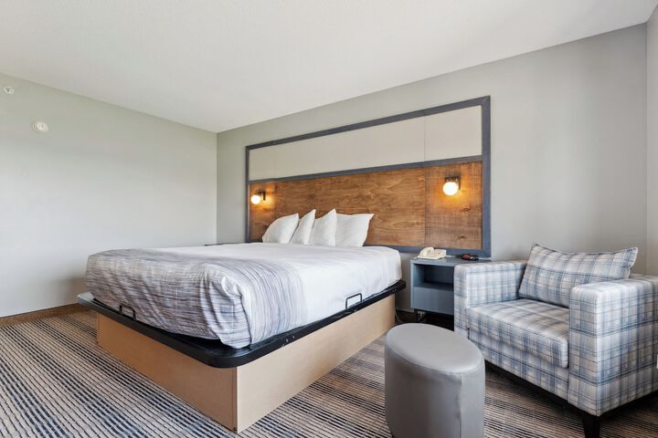 1 King Bed Mobility Accessible (21 of 34)