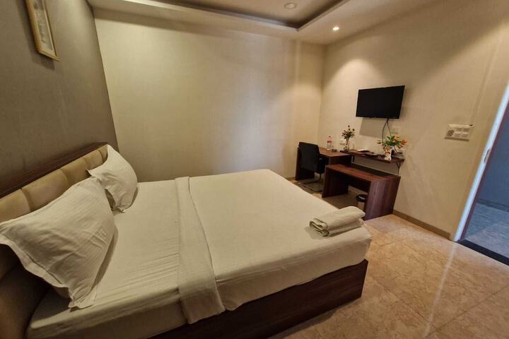 Room 28 of 58