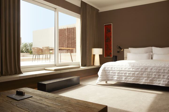 Room 8 of 188