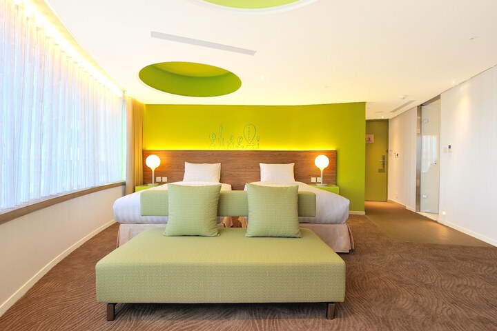 Room 78 of 171