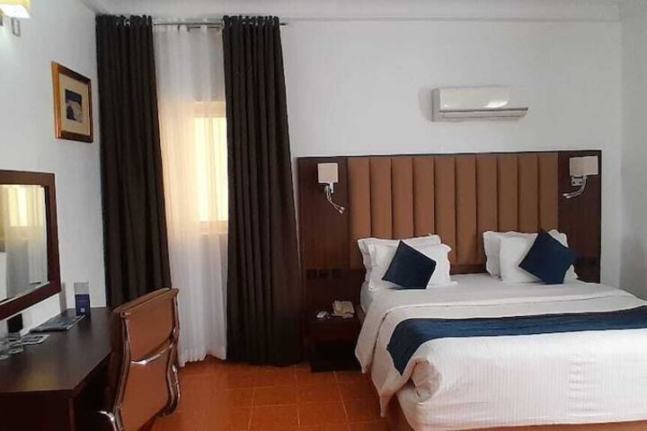 Room 2 of 27