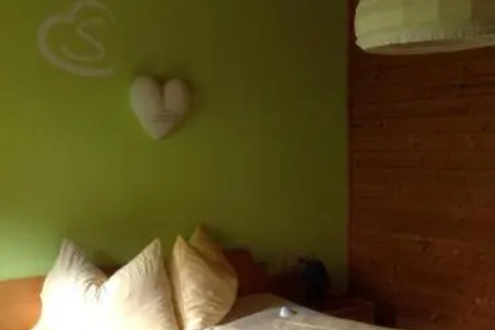 Room 3 of 12