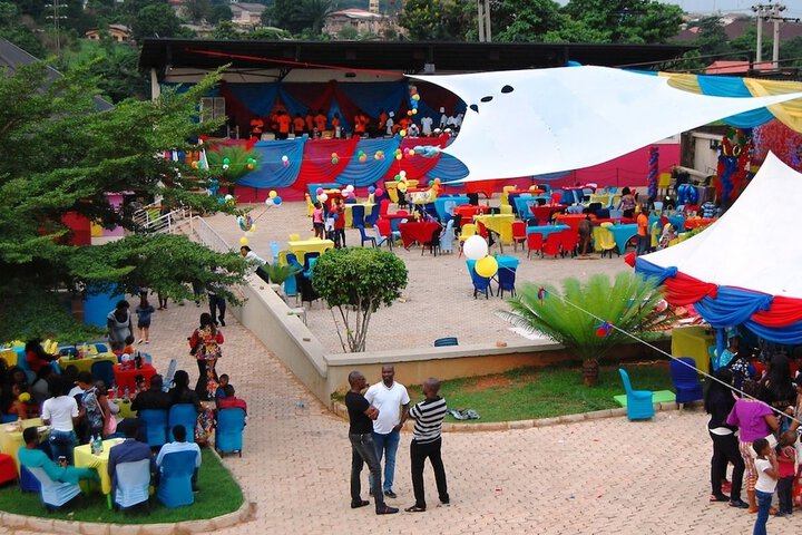 Oaklands Hotel & Amusement Park