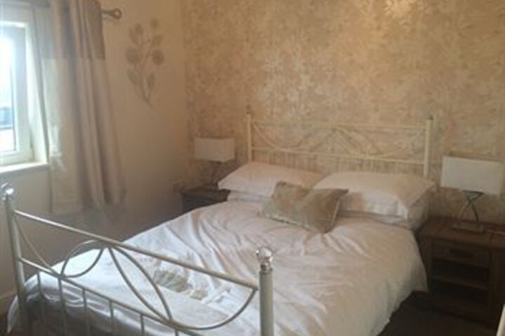Room 4 of 12