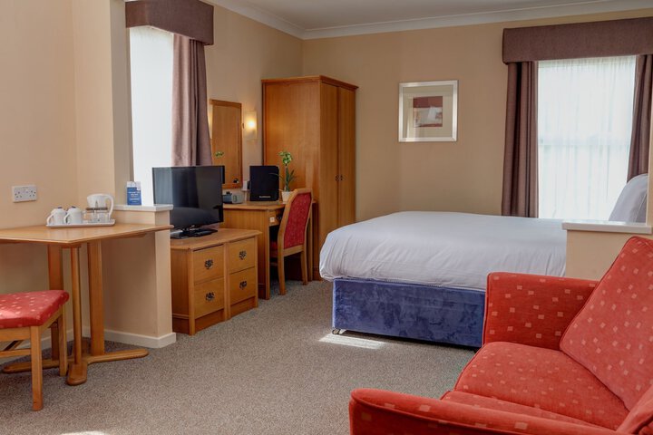 Room 11 of 19