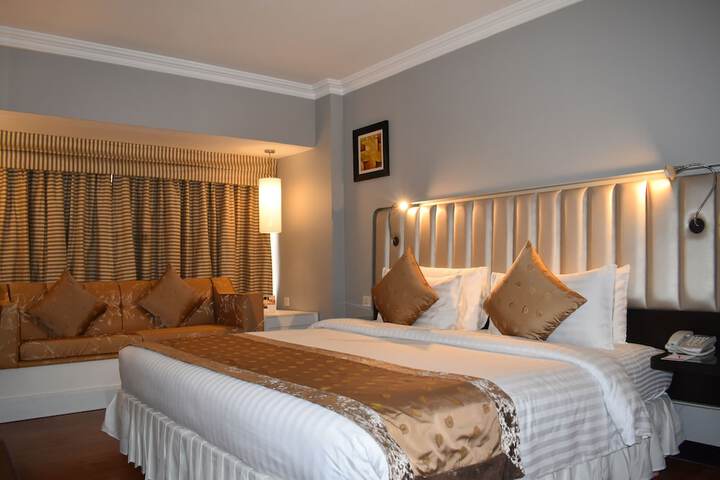 Room 7 of 35