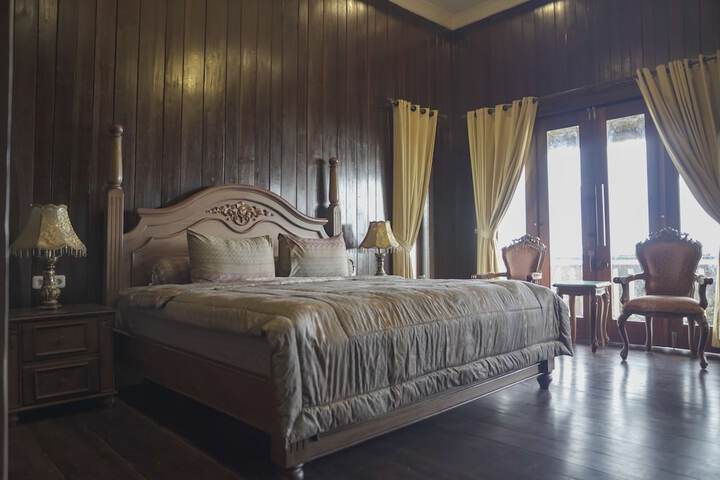Room 15 of 54