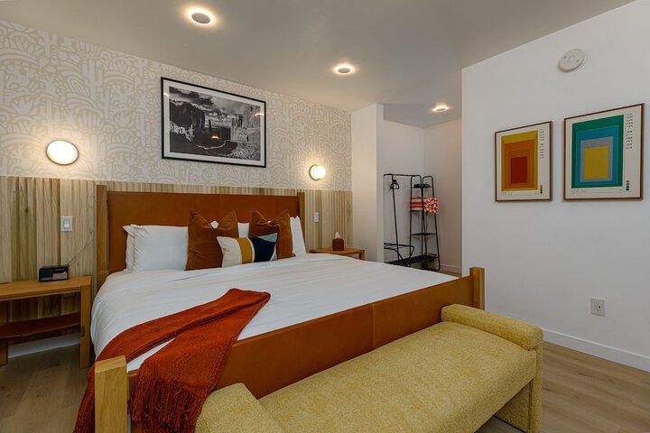 Room 44 of 105