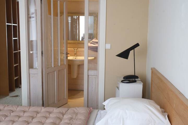 Room 36 of 105