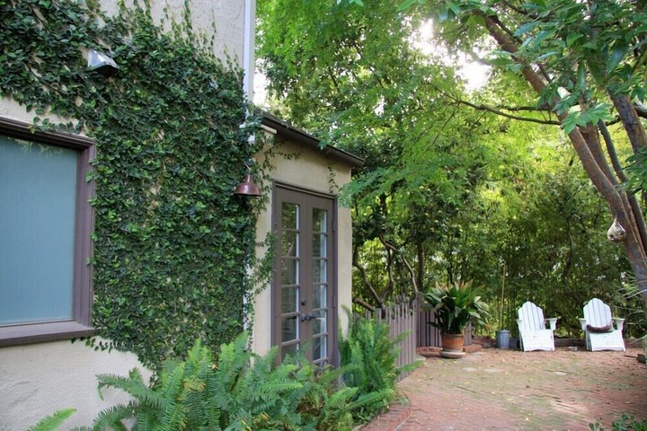 Terrace/Patio 32 of 33