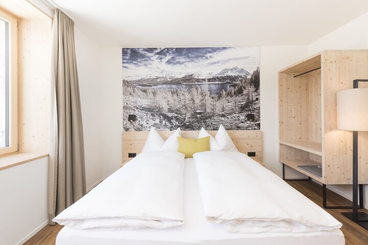 Room 59 of 245