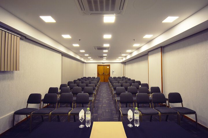 Ballroom/Hall 107 of 132