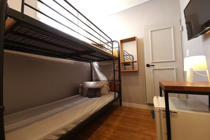 Room 10 of 58