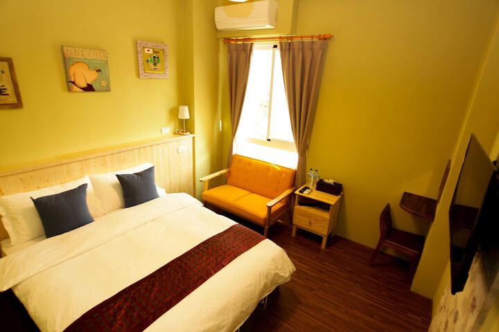 Room 10 of 50