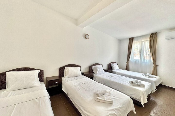 Room 34 of 73