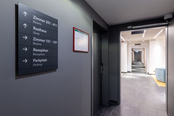 Ballroom/Hall 68 of 89