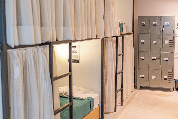 Room 9 of 33