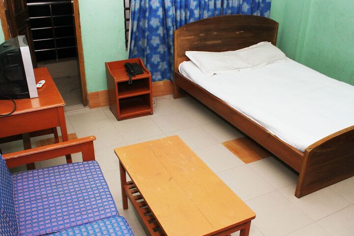Room 8 of 42