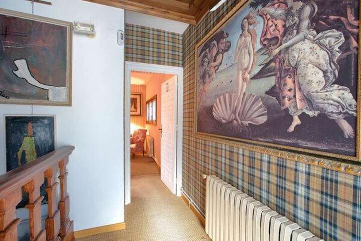 Room 27 of 90