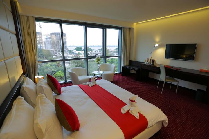Room 32 of 52