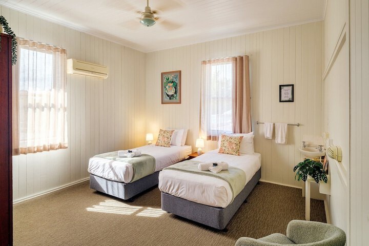 Room 21 of 36