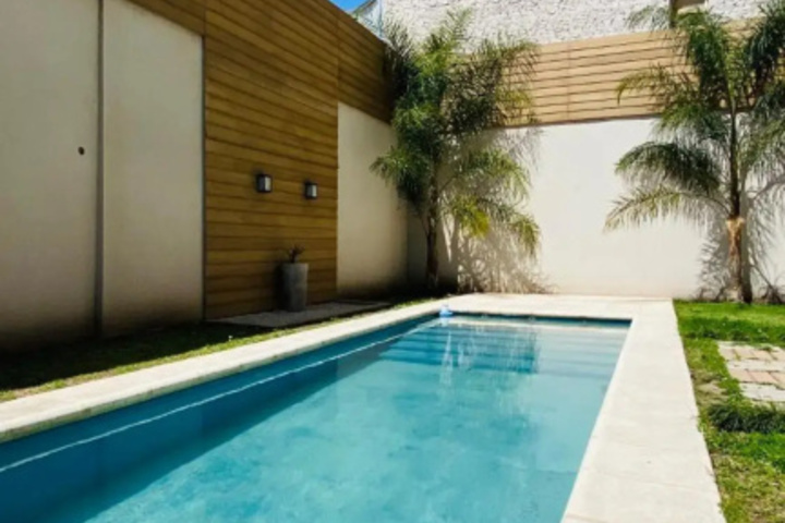 Pool 12 of 18