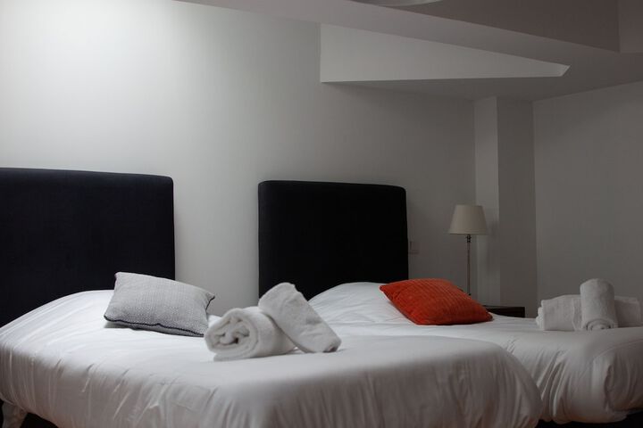 Room 7 of 80
