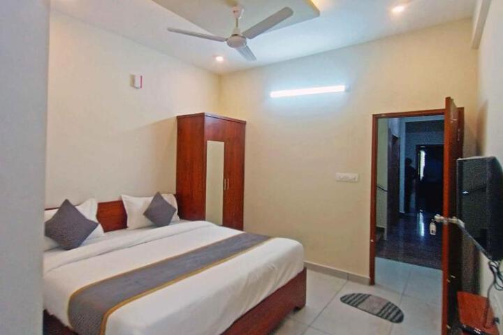 Hotel Orchid Suites
