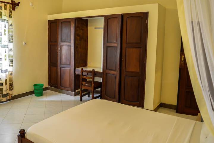 Room 12 of 36