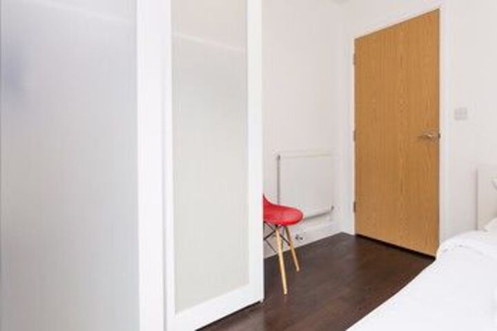 Room 9 of 24