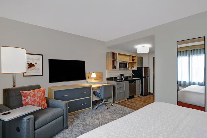 Studio King Bed Sofa Kitchen (9 of 9)