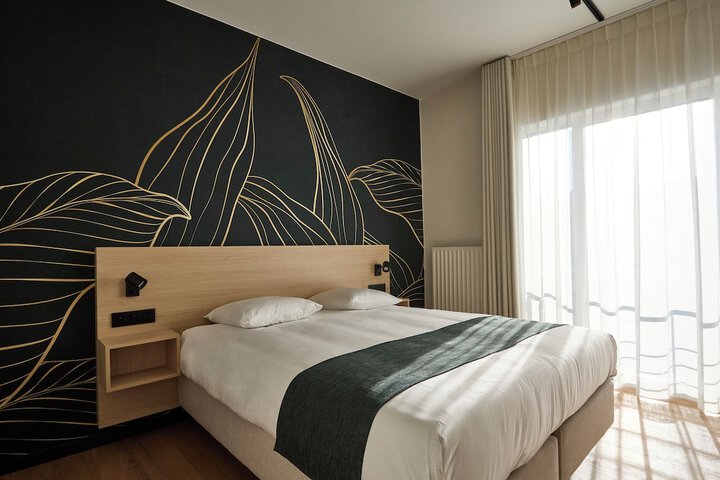 Room 36 of 48
