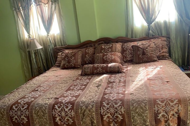Room 11 of 40