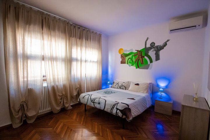 Room 27 of 35