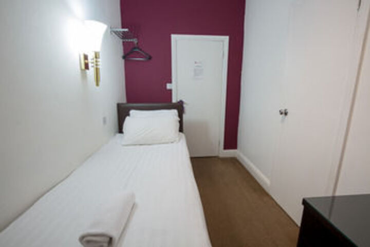 Room 14 of 34