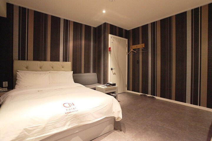 Room 45 of 71