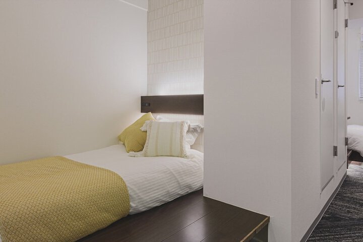 Room 15 of 53