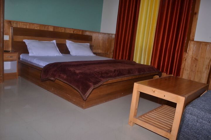 Room 3 of 25