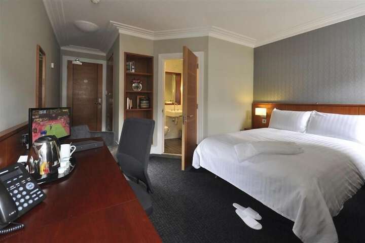 Room 4 of 21