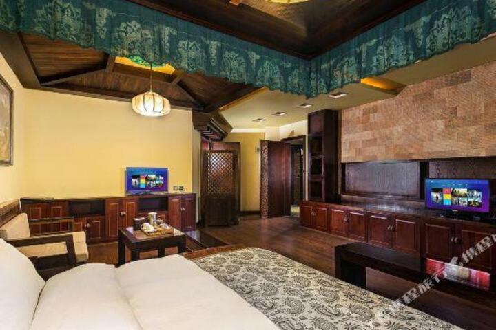 Nansai Linka International Tourist Boutique Hotel (Shangri-La Old Town)
