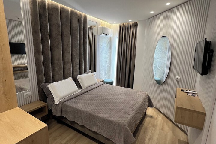 Room 46 of 191
