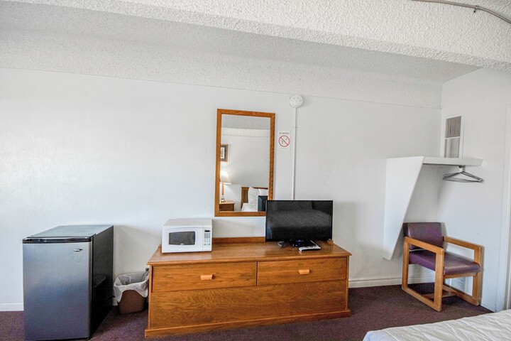 Room 14 of 34