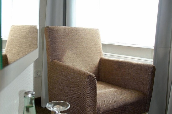 Room 6 of 23