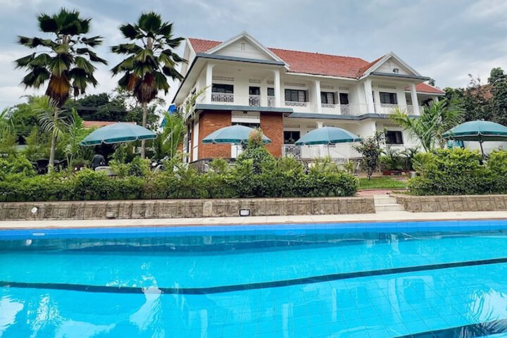 Pool 39 of 63