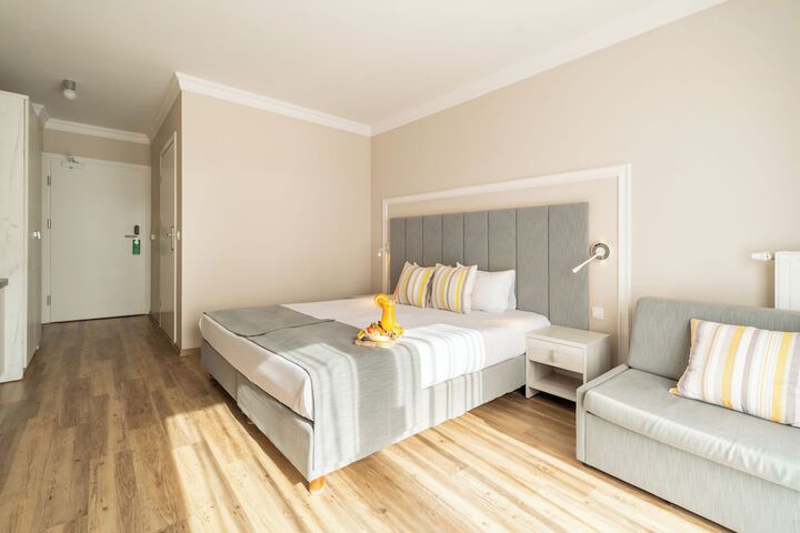 Room 7 of 30