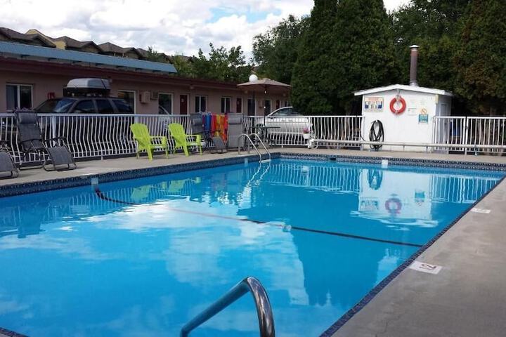 Pool 61 of 99